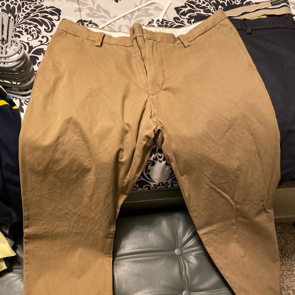 Men’s Old Navy Khakis